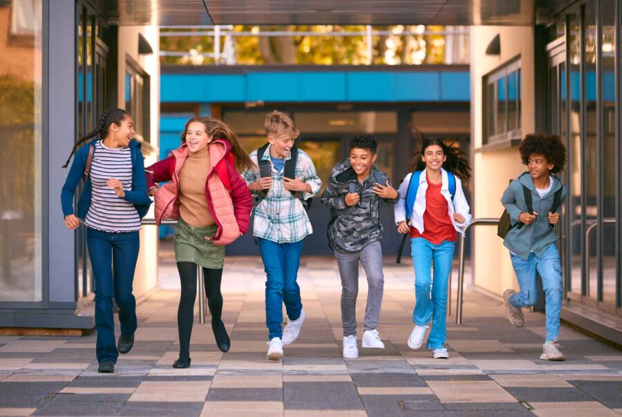 van-ee-speel-middelbare-school-schoolplein