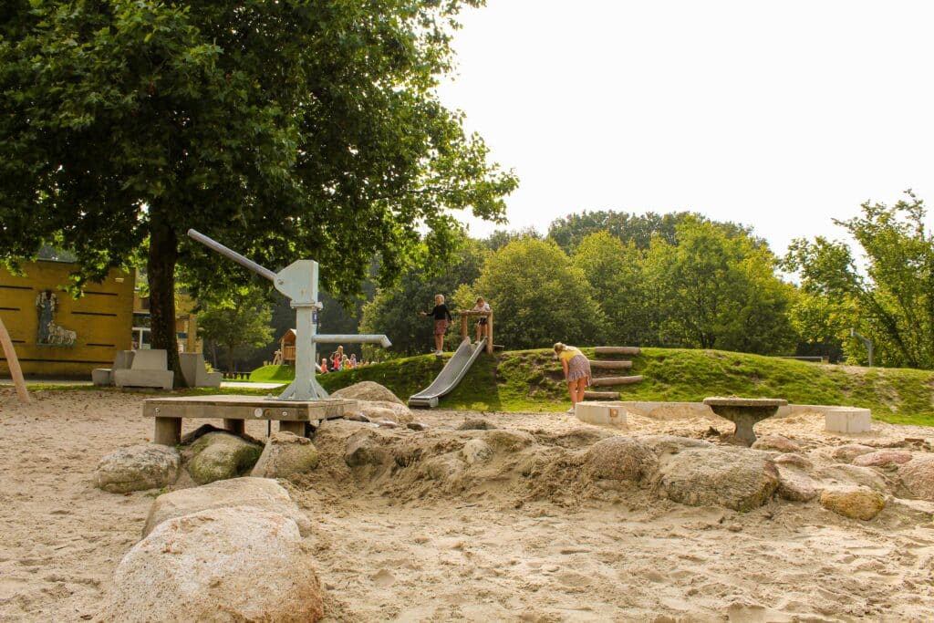 Waterbaan Waterbaan met zandtafel in het zand