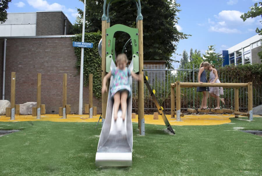 Speelplaats Clara Wieckpad in de Gemeente Leiden