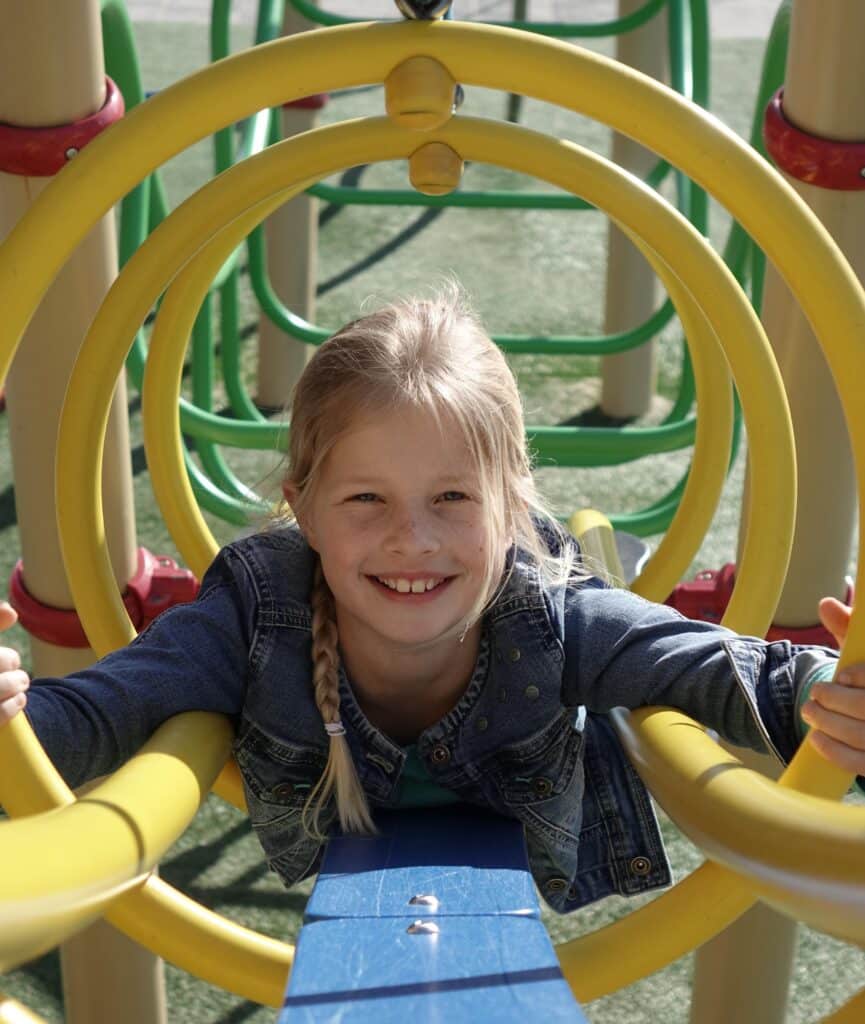 Schoolplein klimmen speeltoestel