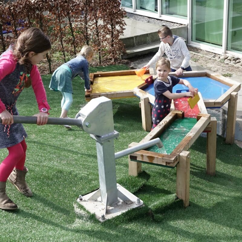 Waterbaan schoolplein