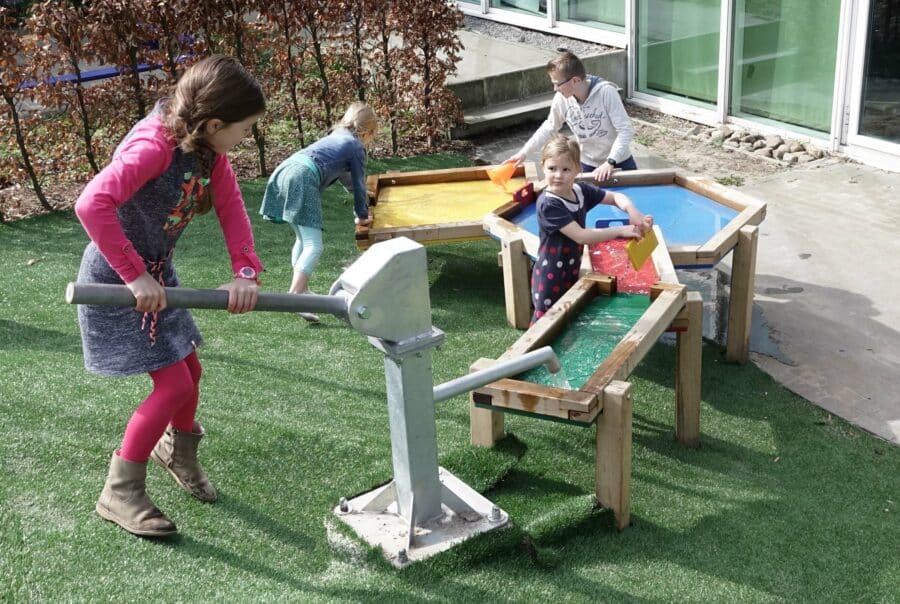 Waterbaan schoolplein